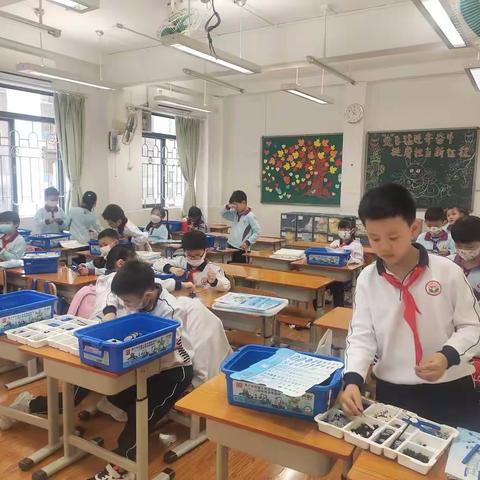 2023年2月21日环市路小学乐高机器人搭建第七课