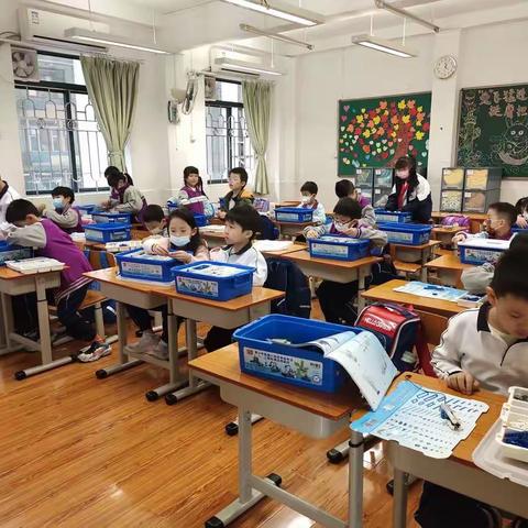 2023年2月14日环市路小学乐高机器人搭建第六课