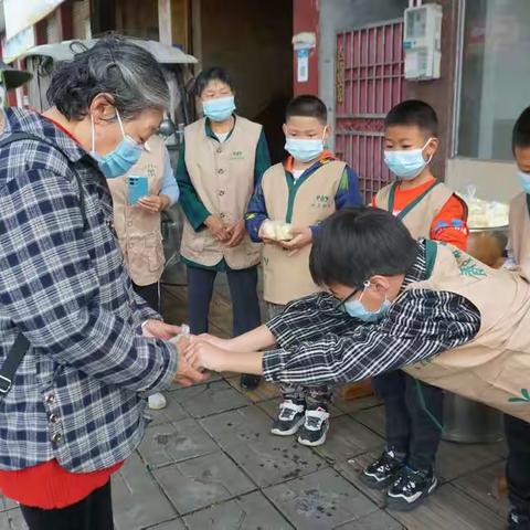 德阳什邡洛水雨花首届《弟子规》公益读书会   第四节"我与重阳有个约定"亲子活动剪影