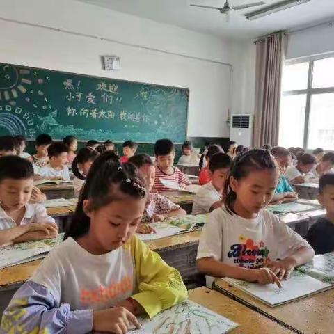 阅读是一种快乐，一种沟通的快乐——明英小学一年级语文阅读会