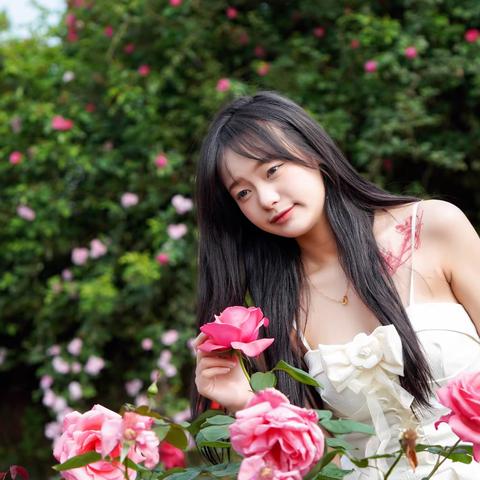 花间美女艳