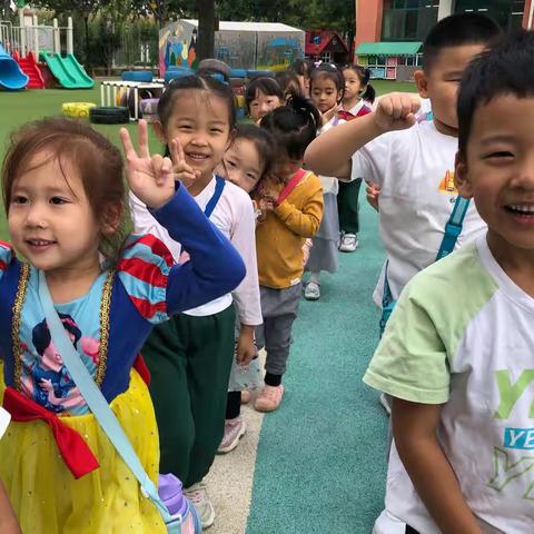 兵幼中七班9月份班级活动——幼儿园一日生活