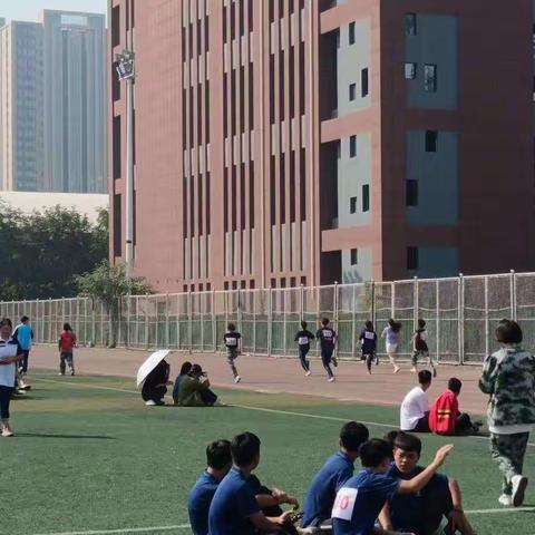 22幼保3+2一班秋季运动会班主任吴诤