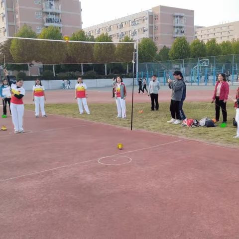 南阳师范学院第一届教职工空竹比赛成功举办