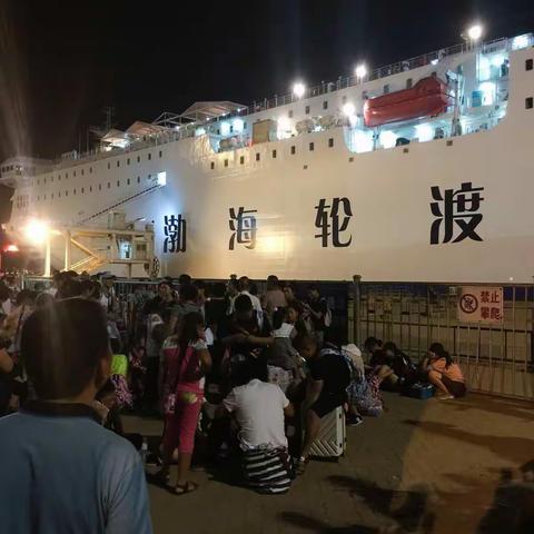 旅顺军港之晨，大连山水围城