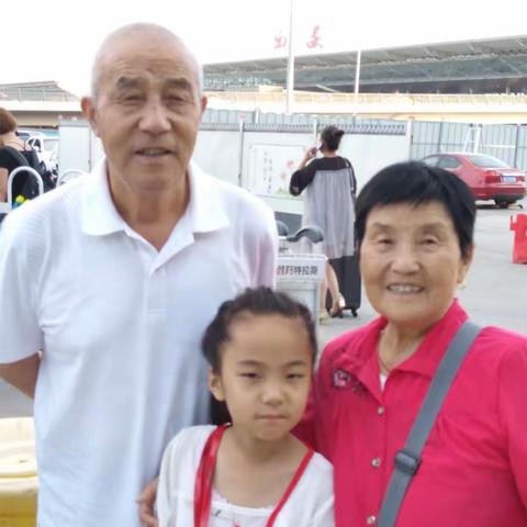 2019.7.1带着爸妈去旅游                                           父母永远是温馨的港湾。