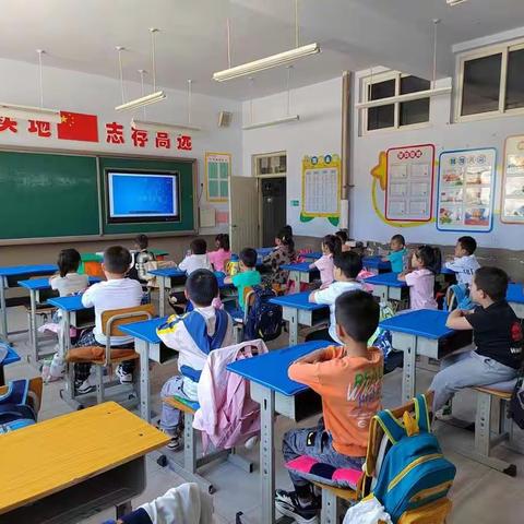 黑山嘴中心校窄岭实验小学开学第一课