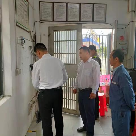定安平和思源学校校园检查