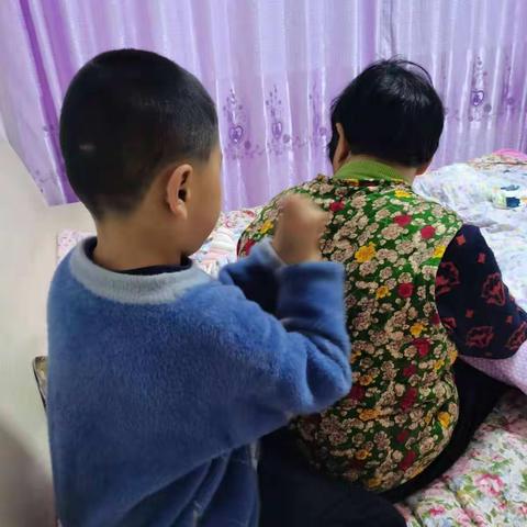 郑梁梅小学二年级十一班:甘曙源