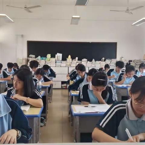 秋日风光好，奋斗正当时——记2024届高三年级第二次月考