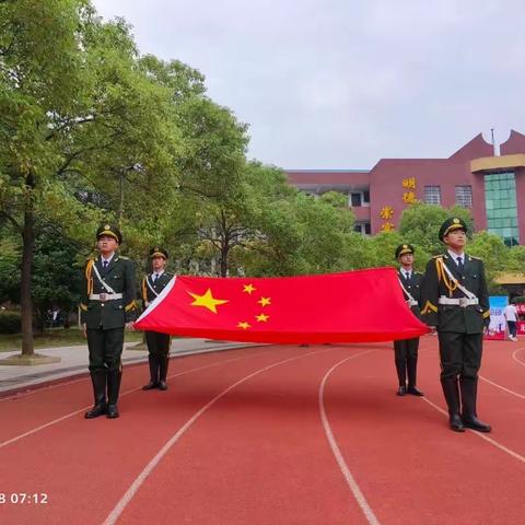 年轻没有失败，只要亮出风采