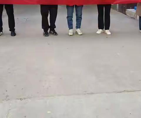 平山镇冶东社区开展“喜迎二十大在职党员进社区”志愿服务活动