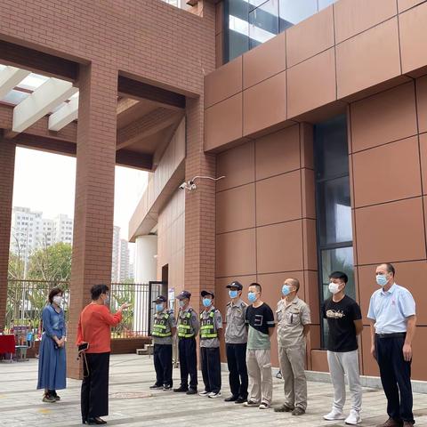 提升保卫技能，构筑强大安全堡垒——海口市英才小学滨江分校保卫技能培训大会。