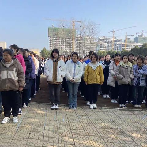 “学习雷锋好榜样 雷锋精神放心上 ”——舞钢市教师进修学校升旗仪式