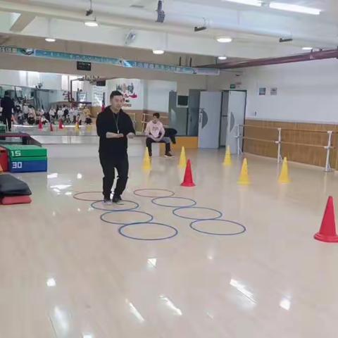 蓝天领先幼儿园大二班精彩花絮