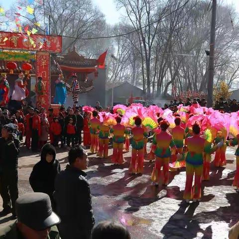 别样民俗：泼水节