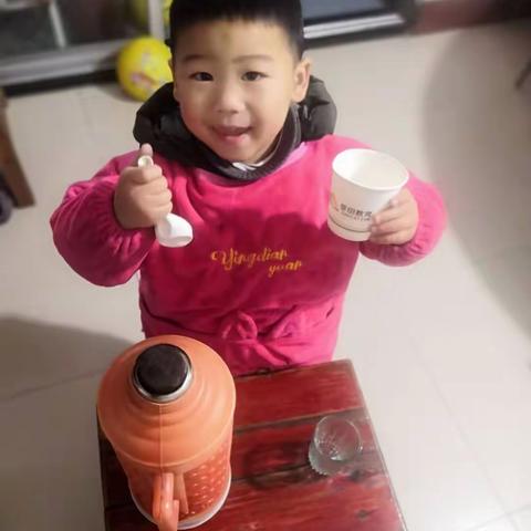 会粘气球的杯子