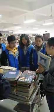 蓝背心的风采7——高2022级12班图书管理岗位体验纪实