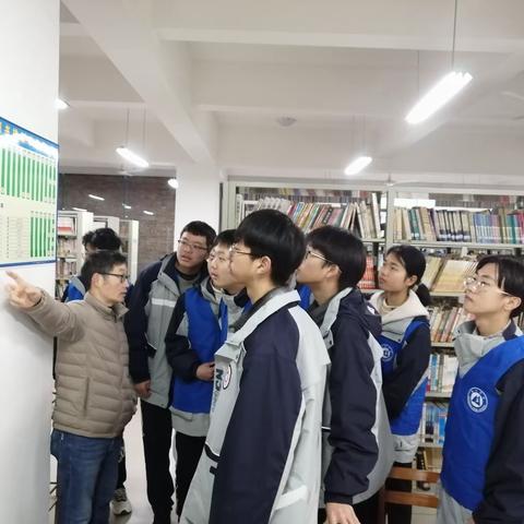 蓝背心的风采16——高2022级21班图书管理岗位体验纪实