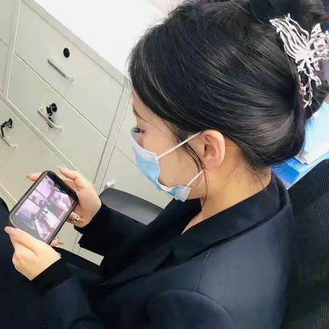 伊春汇通支行积极响应活动号召 组织学习观看优质服务录像