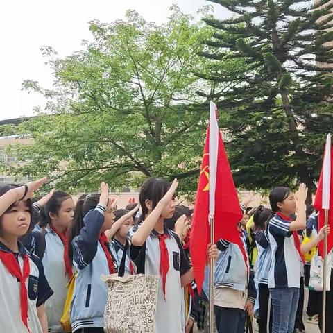 缅怀革命先烈，弘扬爱国精神——横州市莲塘镇张村村委小学“清明祭英烈”主题队会活动