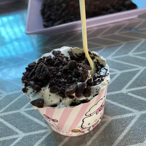 吉首市金苹果幼儿园蒙氏班烹饪课《木糠杯》