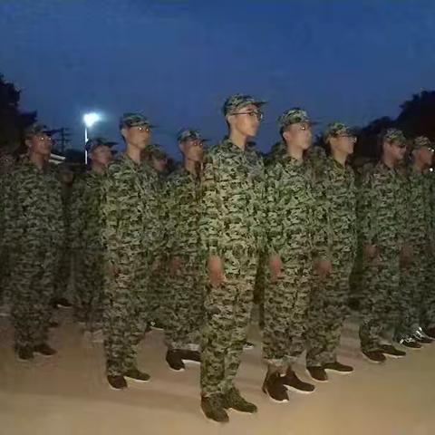 丰富多彩的军训体验