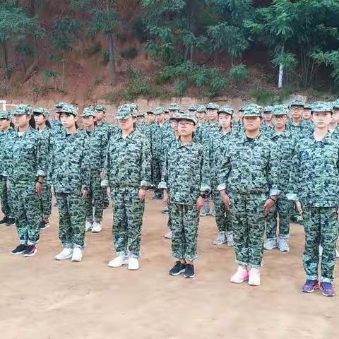 晨训中的孩子们