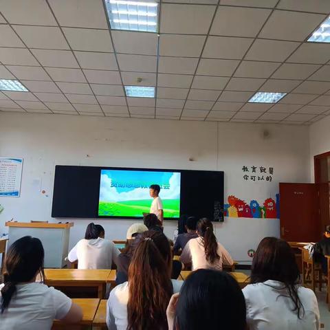 以诚为芯，无愧资助之恩;化信为笔，书写青春华章。