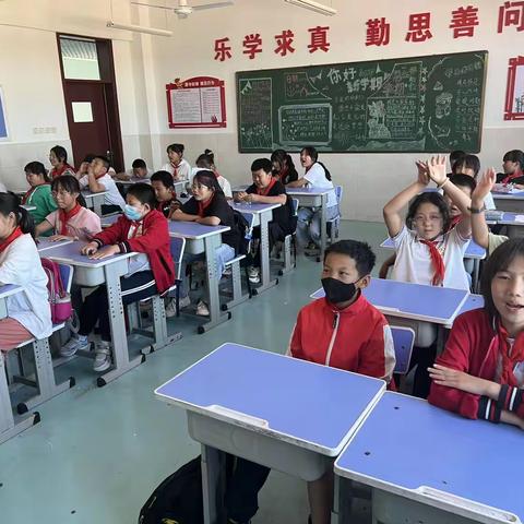 石门寨学区石岭小学上庄坨教学点五年级合唱排练（1）