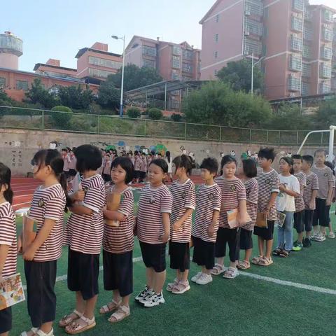 【成章小学37班向阳花开，初秋相见】