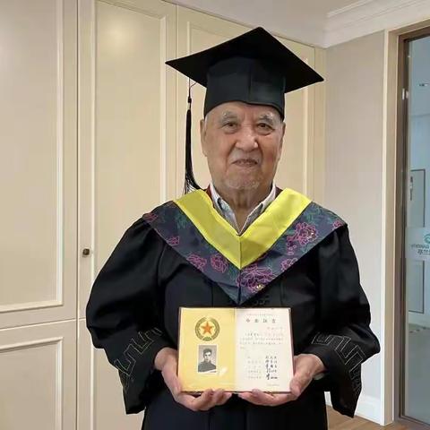 他献身国防科技事业，和物理打了大半辈子交道