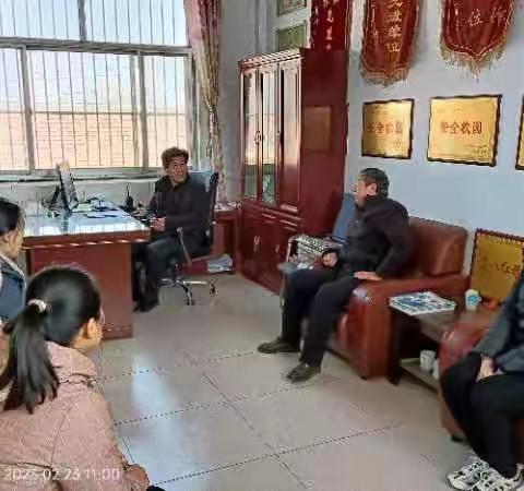 东李镇张官屯小学召开语文教师座谈会