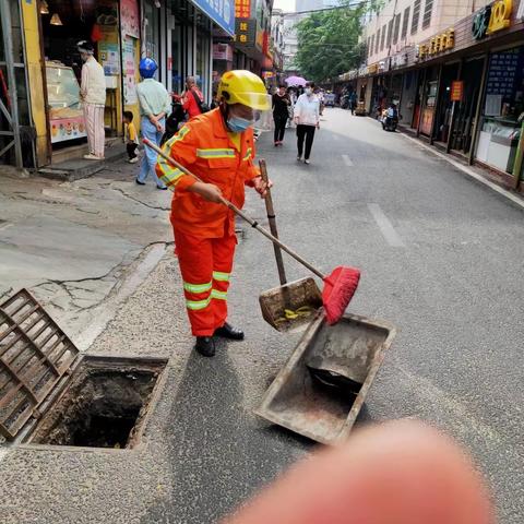 一片区11月20日清洗护栏专项整治工作