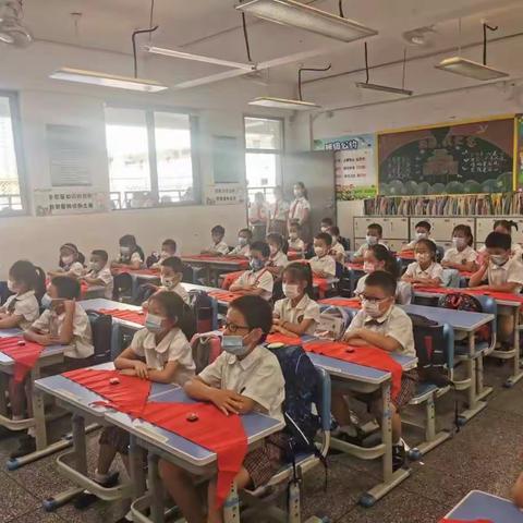 我们入队了----记二（5）班入队仪式