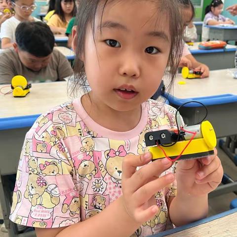 云兴小学三（5）班鲨鱼公园STEM主题课程《自动擦地机》