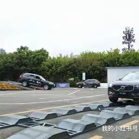 杭州试驾道具越野器械租赁定做驼峰路侧坡枕木路交叉轴四驱滚轴凹