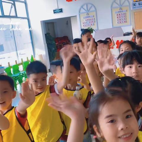 美辰幼儿园户外大大班户外研学活动﻿《奇妙的树叶泡泡》（副本）