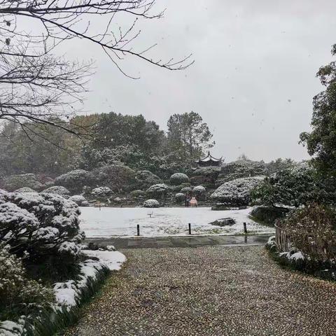 诗：《晴天》；配图：杭州西湖雪景之“路过牡丹亭”