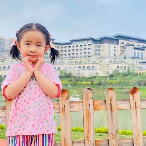 故事口袋《善良的红雨伞》分享者～中一班慕钰茜茜