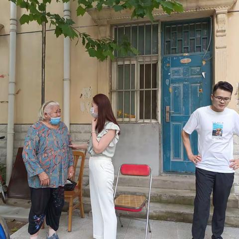 爱心人士献温暖   贫困学生得资助              ——华龙区民政局携手社会爱心人士资助贫困大学生