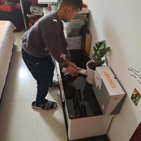 爱劳动，从打扫卫生做起