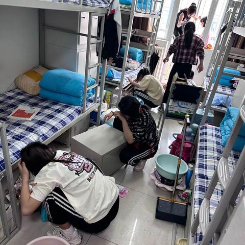 保育19班劳动教育课-打扫卫生