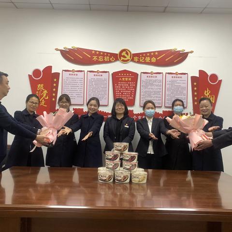 黄石港支行祝全体女职工“三八”妇女节快乐