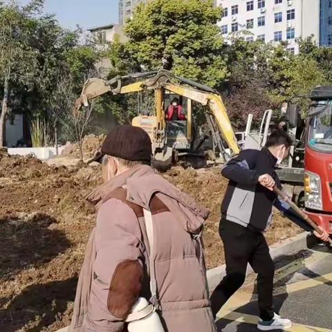 七一街道：抢天夺时  滨河大道微型景观游园开工建设