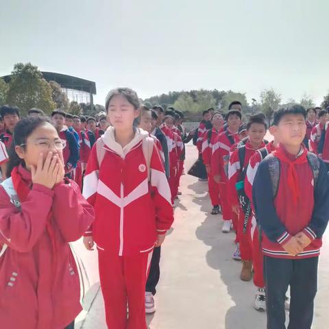 铜仁市逸群小学六（5）班牛王城生态农业研学旅行基地