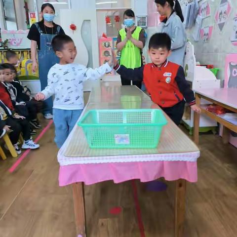 油甘埔幼儿园小三班家长助教活动（4月26日）