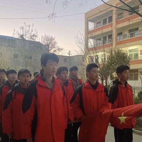 张湾镇中学2.20升旗仪式