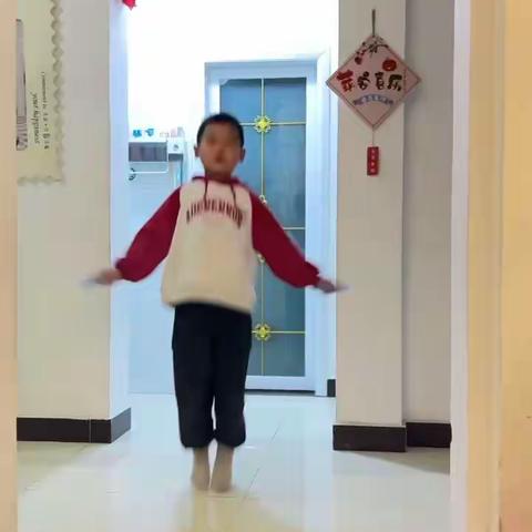 最美人间四月天，银杏健康节，“我运动，我健康，我快乐”徽县实验小学二年级六班活动小记！