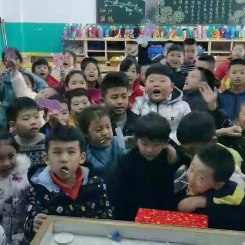 晋城市凤鸣小学一年级（8）班“喜迎元旦，2021梦想启航”主题活动
